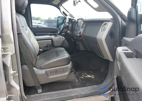 2014 Ford F-250 Lariat z USA, uszkodzony, nr VIN 1FT7W2BT0EEA64923